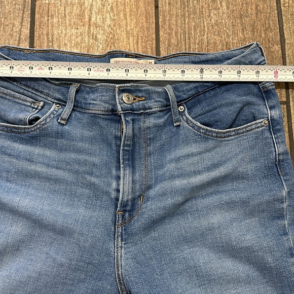 Levi’s Women’s Sz 31 Stretch 724 High Rise Crop Straight Jeans - Picture 9 of 13